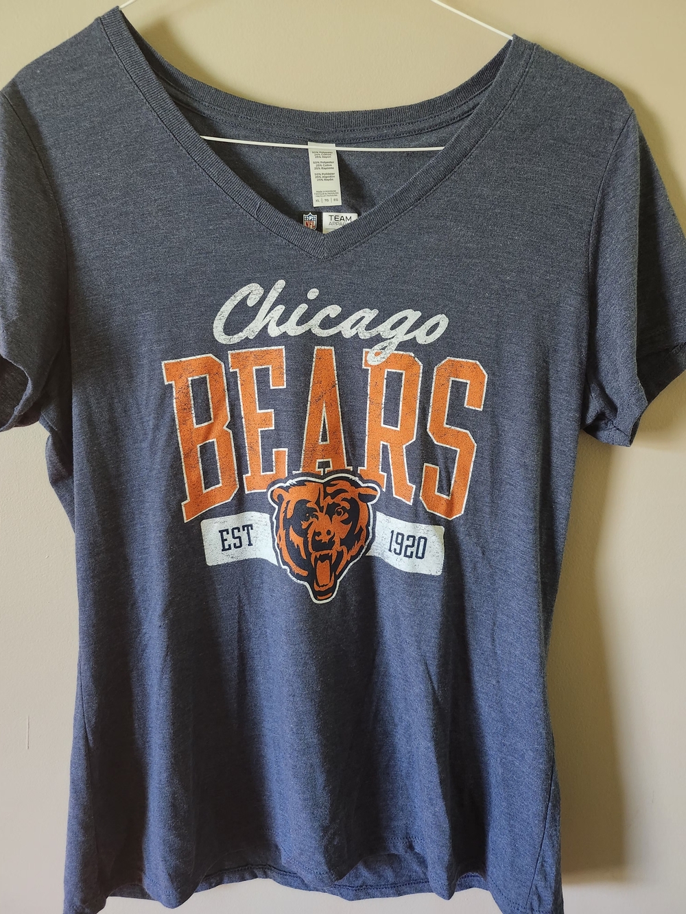 Womens's Chicago Bears Graphic Tee Vneck- Navy & Orange XL